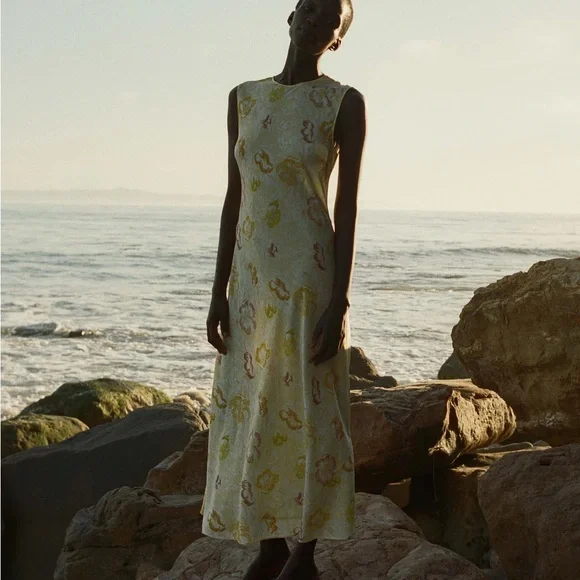 Doen Chandra Dress - Picture 3 of 10